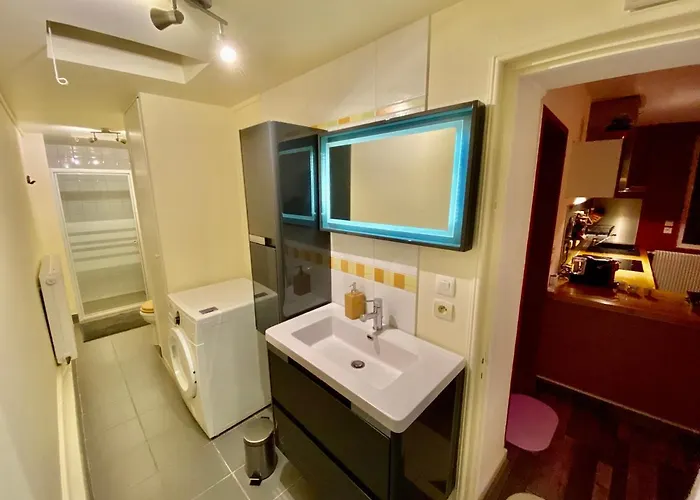 Avec Jacuzzi Et Sauna Privee Love hotel *